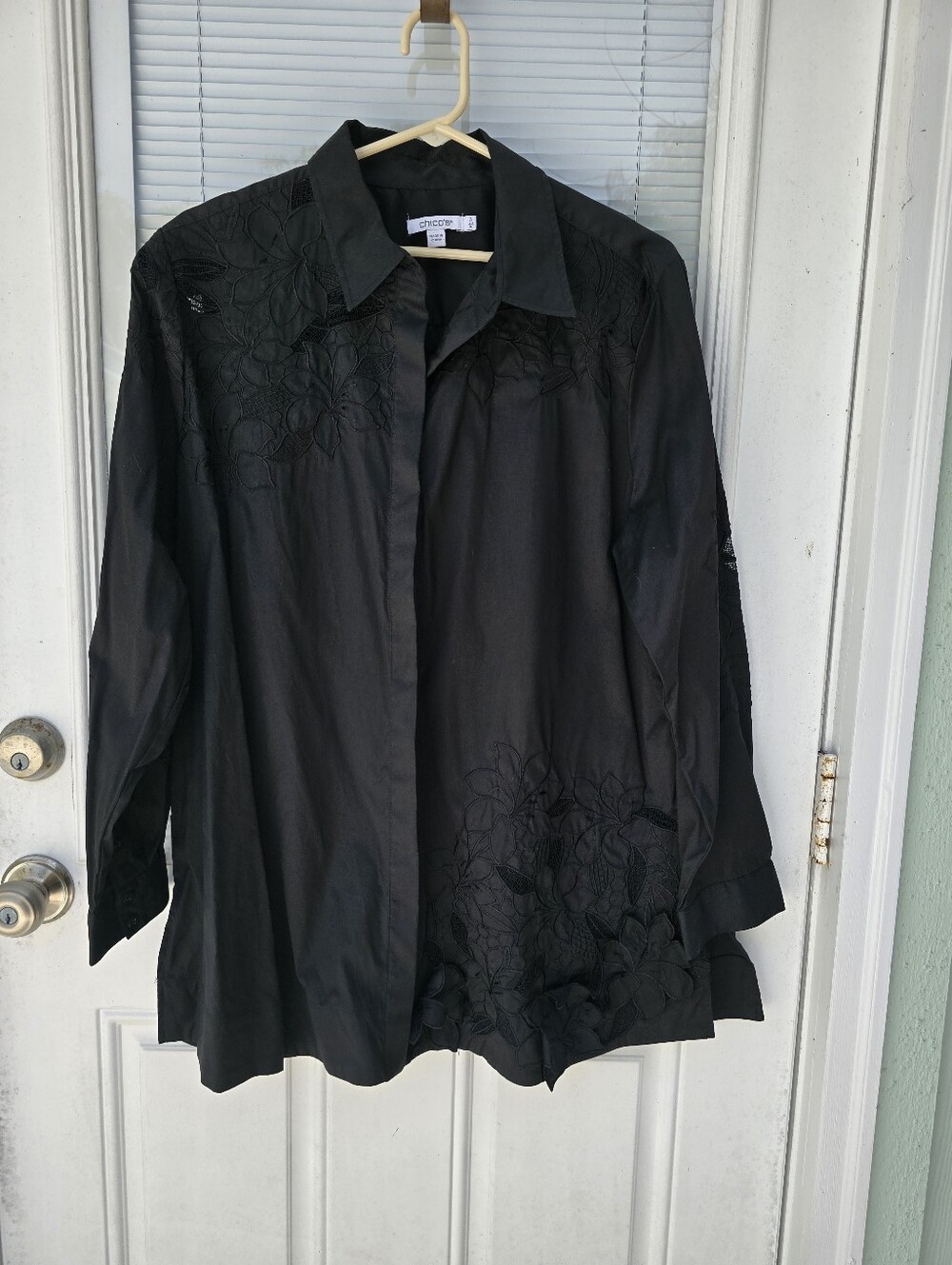 Chicos Black Floral Embroidered Button-Up Shirt